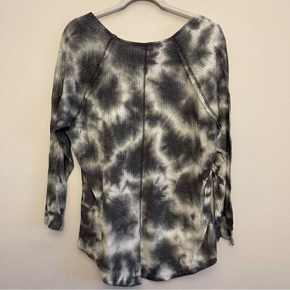 Torrid long sleeve t-shirt size 2x - Picture 5 of 5